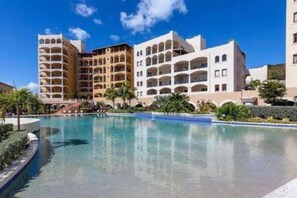 Exterior - Lovely 1 bedroom condo - Pool, Gym, Tennis Courts (Sint Maarten)