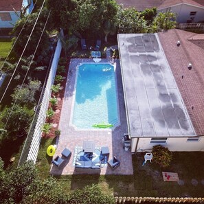 Piscina all'aperto, una piscina riscaldata