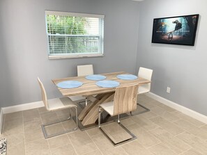 Dining - Poolside Palms  (West Palm Beach)