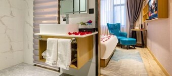 莫丽酒店（广州永庆坊中山八路地铁站店）