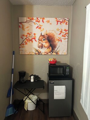 Interior - The Squirrels Nest in the quaint village of Aurora (Hardin)