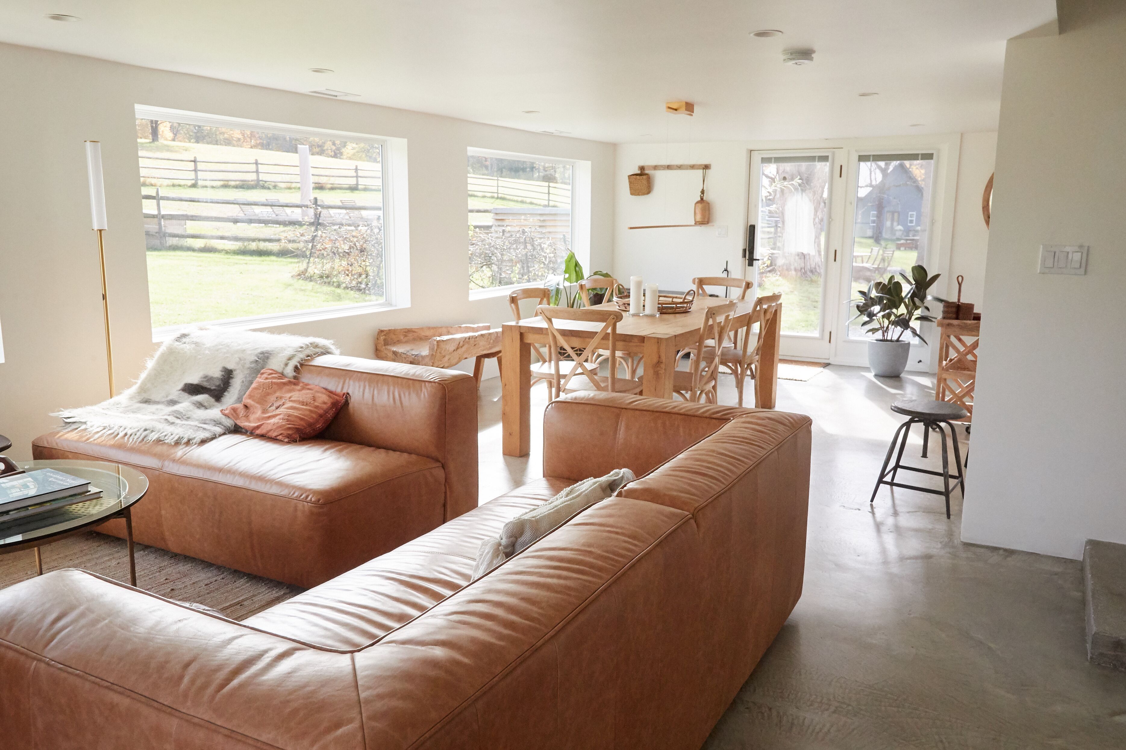 Smart TV, fireplace, books, video library