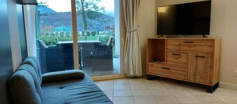 Charming garden studio on the shores of Lake Annecy