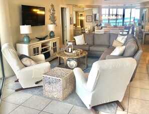 Smart TV, DVD player, books, stereo - Spectacular Gulf Front Views From Every Room | Steps to Beach | Chair Service (Miramar Beach)