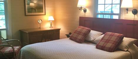 2 bedrooms, desk, free WiFi, bed sheets