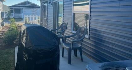 Modern Ultra Clean Patio Villa! Great location in the Villages!