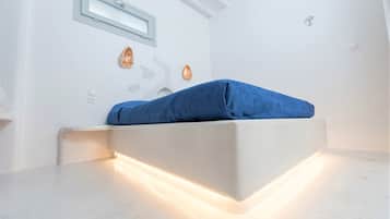 In-room safe, individually decorated, individually furnished, desk