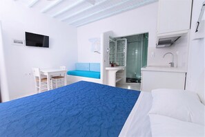 In-room safe, individually decorated, individually furnished, desk - Melesios Mykonos Town Studios (Mykonos)