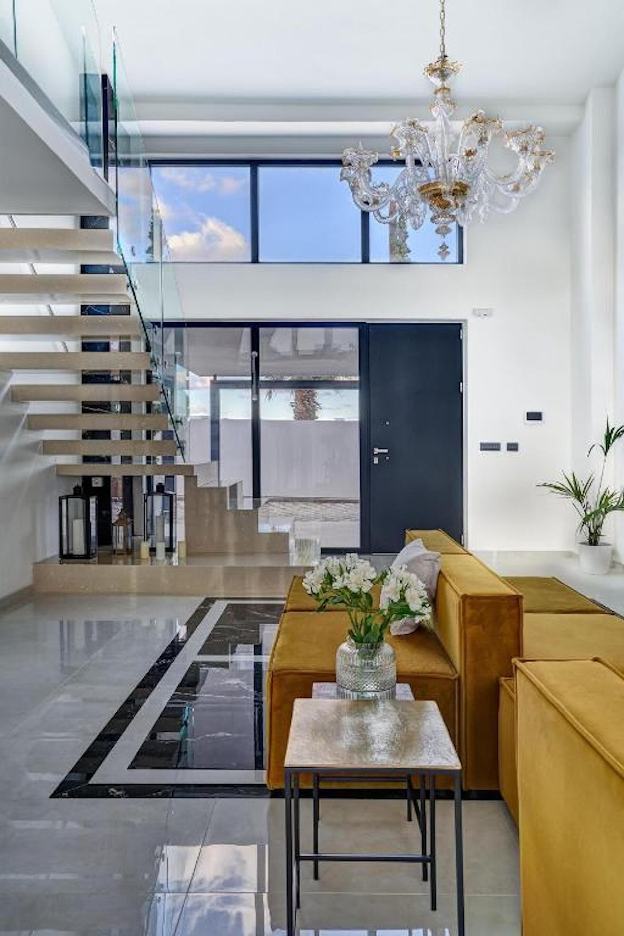 Villa exclusiva, 4 habitaciones | Zona de estar | Una Smart TV, una chimenea, Netflix, servicios de streaming