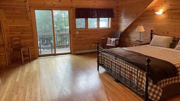 5 bedrooms, desk, travel cot, free WiFi