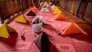 Desayuno a la carta diario (GTQ 35 por persona)