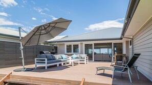 Outdoor dining - Salt and Light Mollymook (Mollymook Beach)