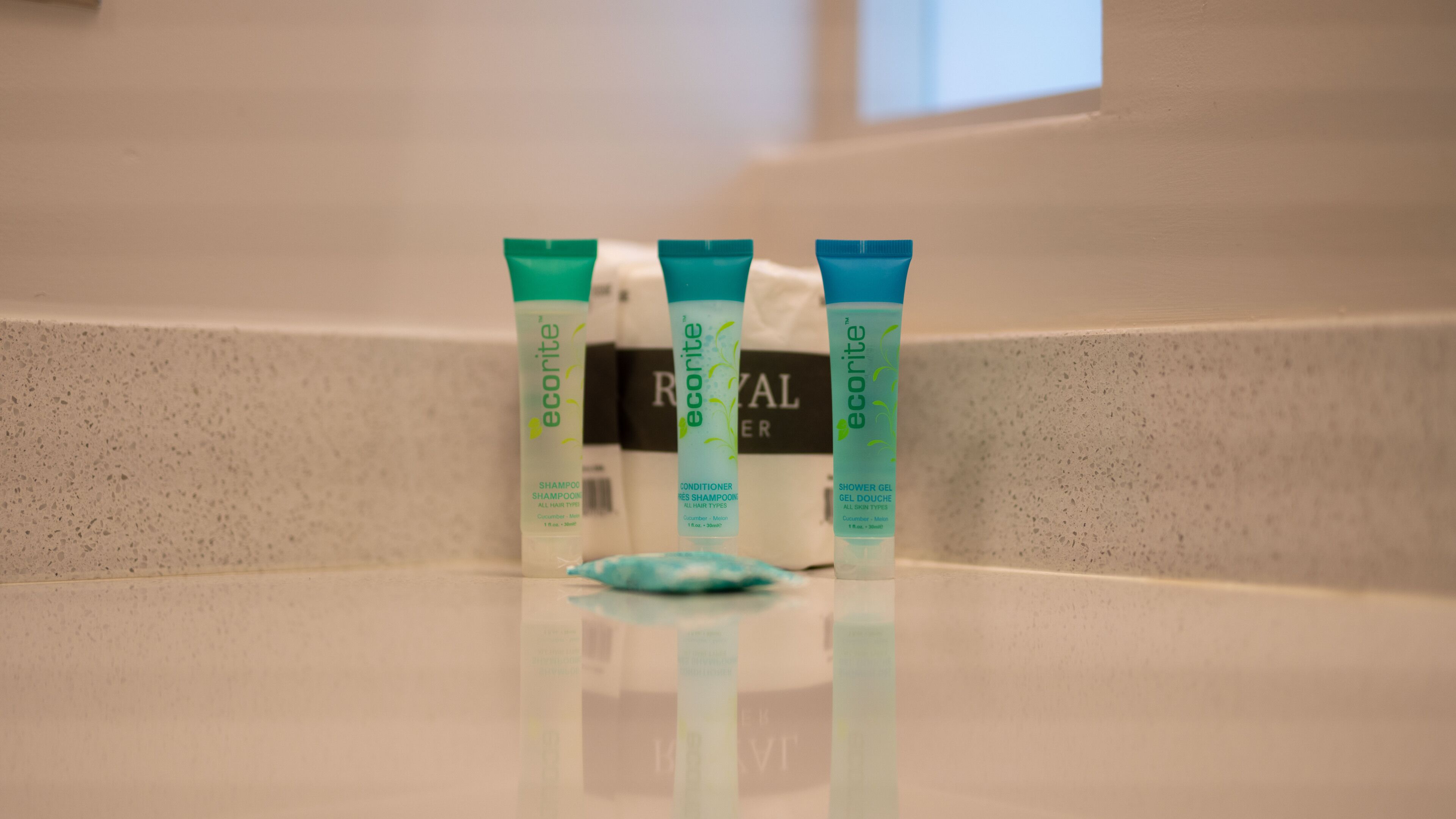 standard single room | bathroom | shower, towels