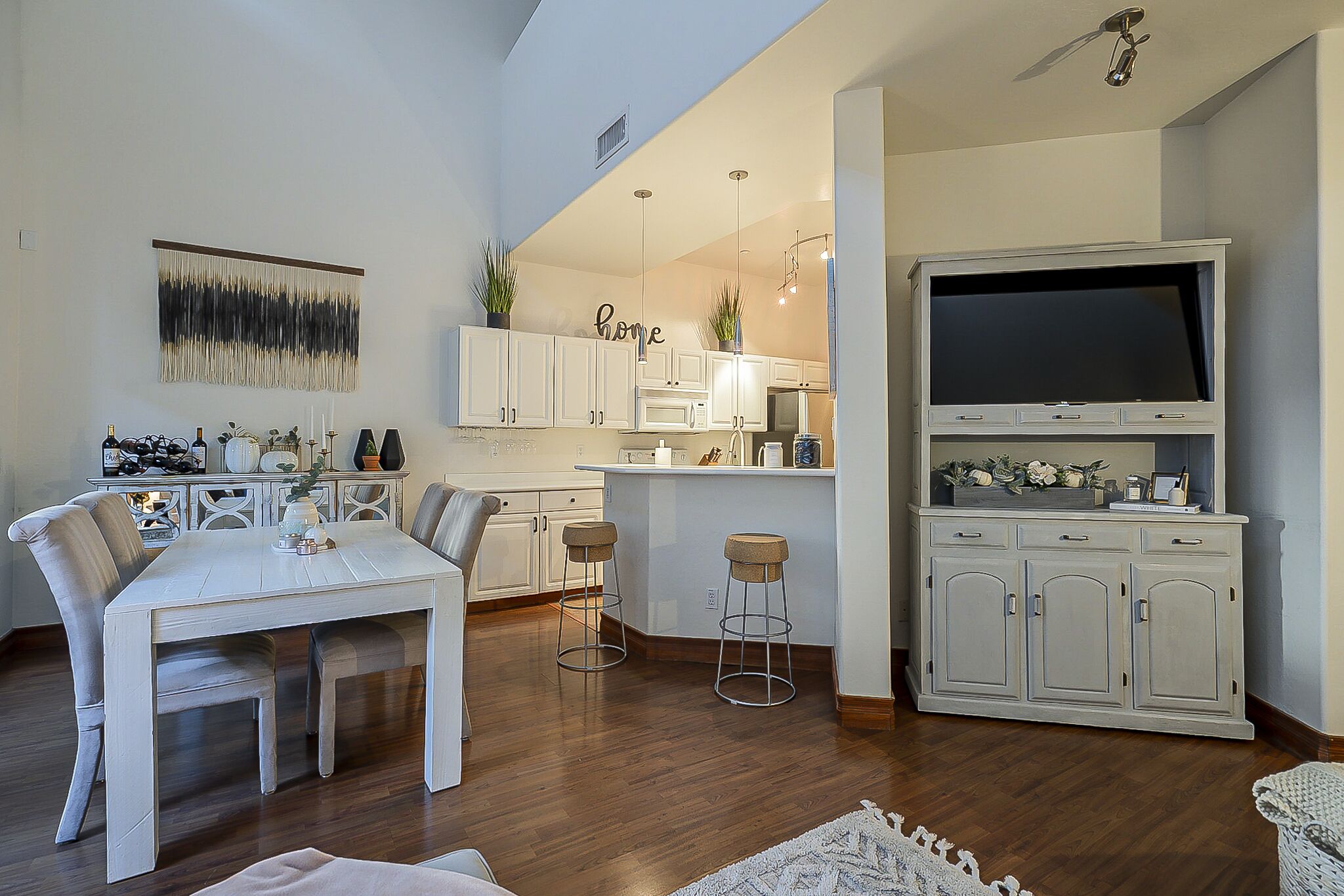 Entire Condo - Old Town Scottsdale Getaway