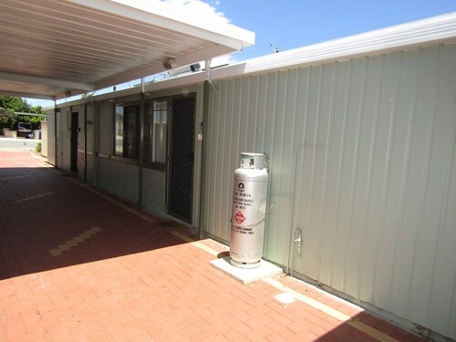 Sea Salt Apartment 2 ~ Short walk to beach! Free WiFi! newly decorated!