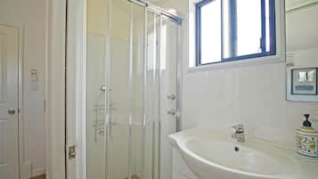 Shower, towels