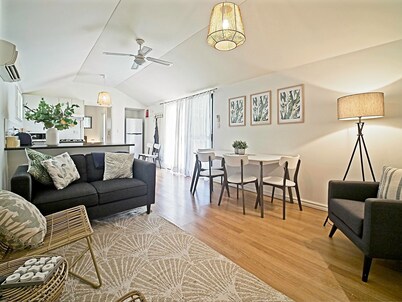 Sea Salt Apartment 3 ~ Short walk to beach! Free WiFi! newly decorated!