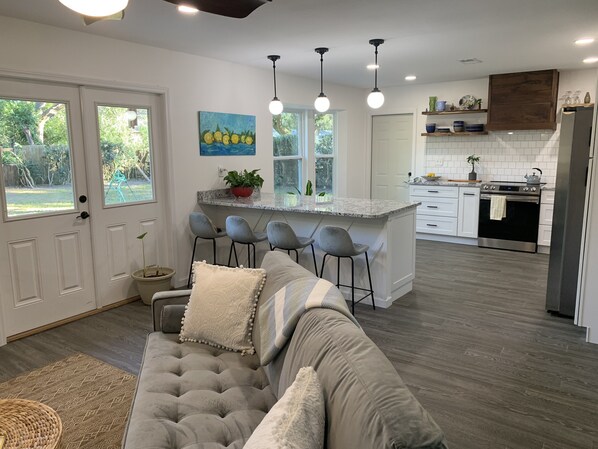 المنشأة من الداخل