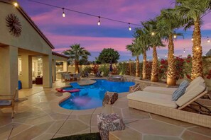 A heated pool - THE PERFECTION/5BR-3BA/HUGE POOL (Indio)