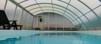 VACATION WITH DOG IN VACATION HOME WITH TERRACE GARDEN AND POOL