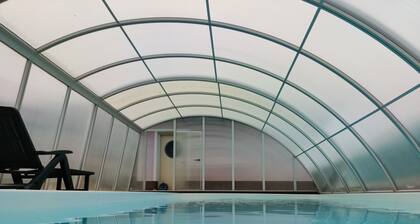 VACATION WITH DOG IN VACATION HOME WITH TERRACE GARDEN AND POOL