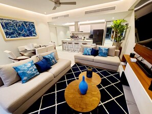 Smart TV, table tennis, stereo