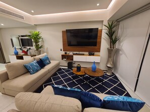 Smart TV, table tennis, stereo