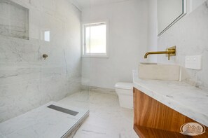 Shower, towels