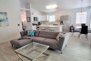 Smart TV - Dad's Big House (Phoenix)
