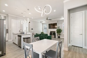 Dining - Stylish Downtown Home with Massive Backyard (Dallas)