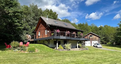 Modern Rustic Log Chalet w/ mtn views, pool & bonus loft on 17 secluded acres