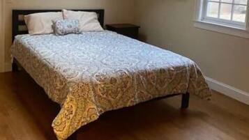 2 dormitoris, escriptori, planxa i posts de planxar i wifi gratuïta