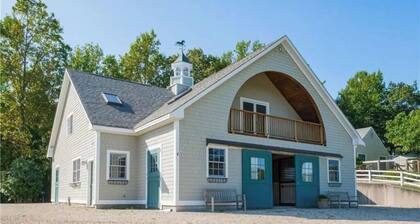 Mountaintop Horse Farm with Heated Pool