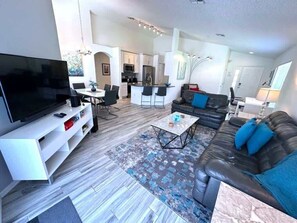 TV, offices - Updated, Private Villa, Southern Dunes, Extended Pool Deck (Haines City)