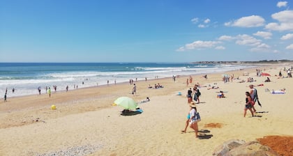 Pretty little house 100m from the beach and shops, with WIFI connection