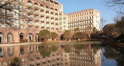 Feilong Hotel