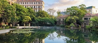 Feilong Hotel