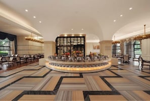 Dining - Feilong Hotel (Xiangyun)