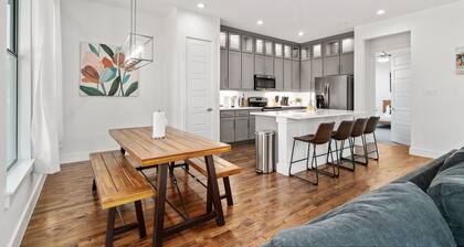 Luxurious Dallas Home - 5 minutes from Downtown 🌌