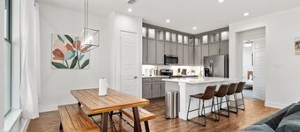 Luxurious Dallas Home - 5 minutes from Downtown 🌌