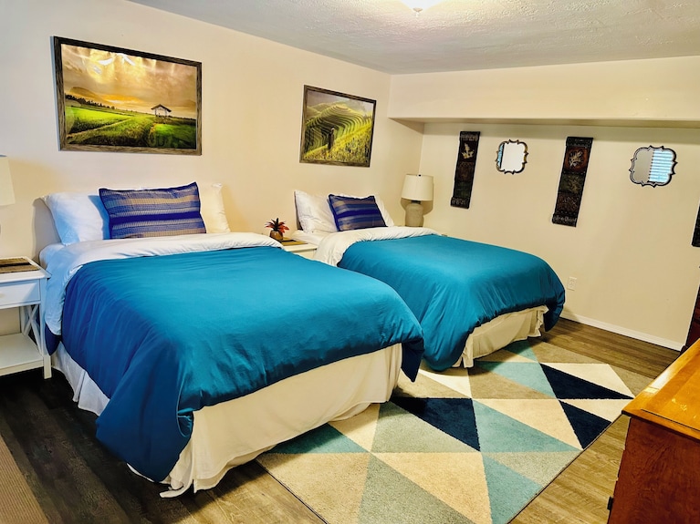 Sweet One Bedroom, 2 Beds At The Bakery - Haines, AK