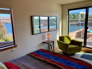 2 slaapkamers, een bureau, een strijkplank/strijkijzer, gratis wifi