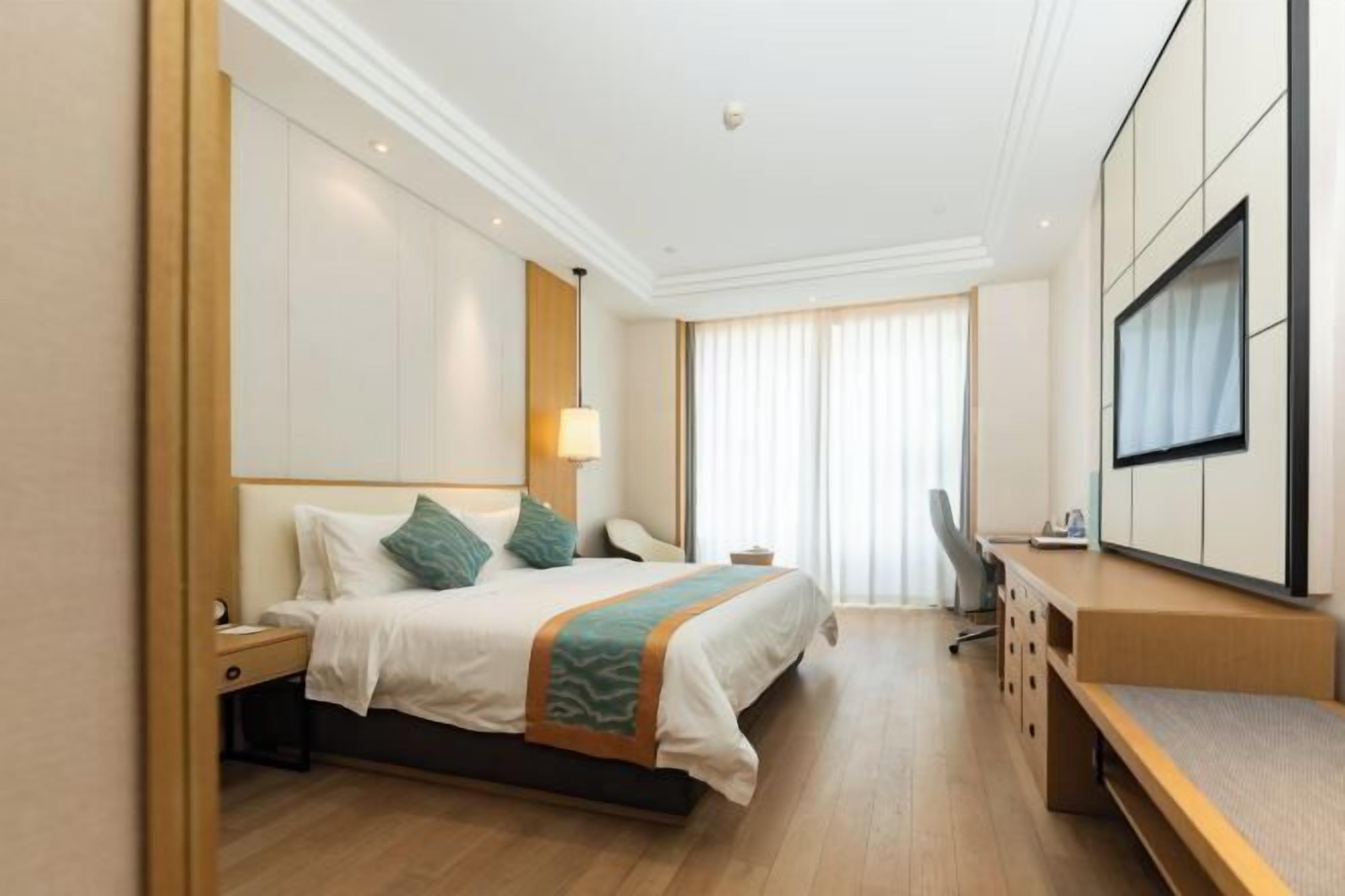 Cribs/infant beds