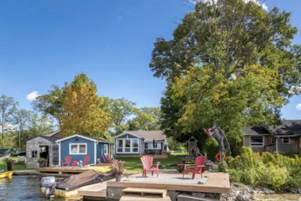 Cottage facing lake
