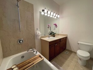 Unclassified image, 2 of 31, button