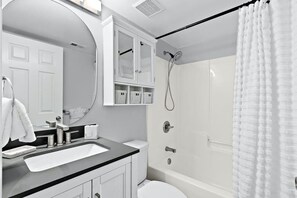 Combined shower/bathtub