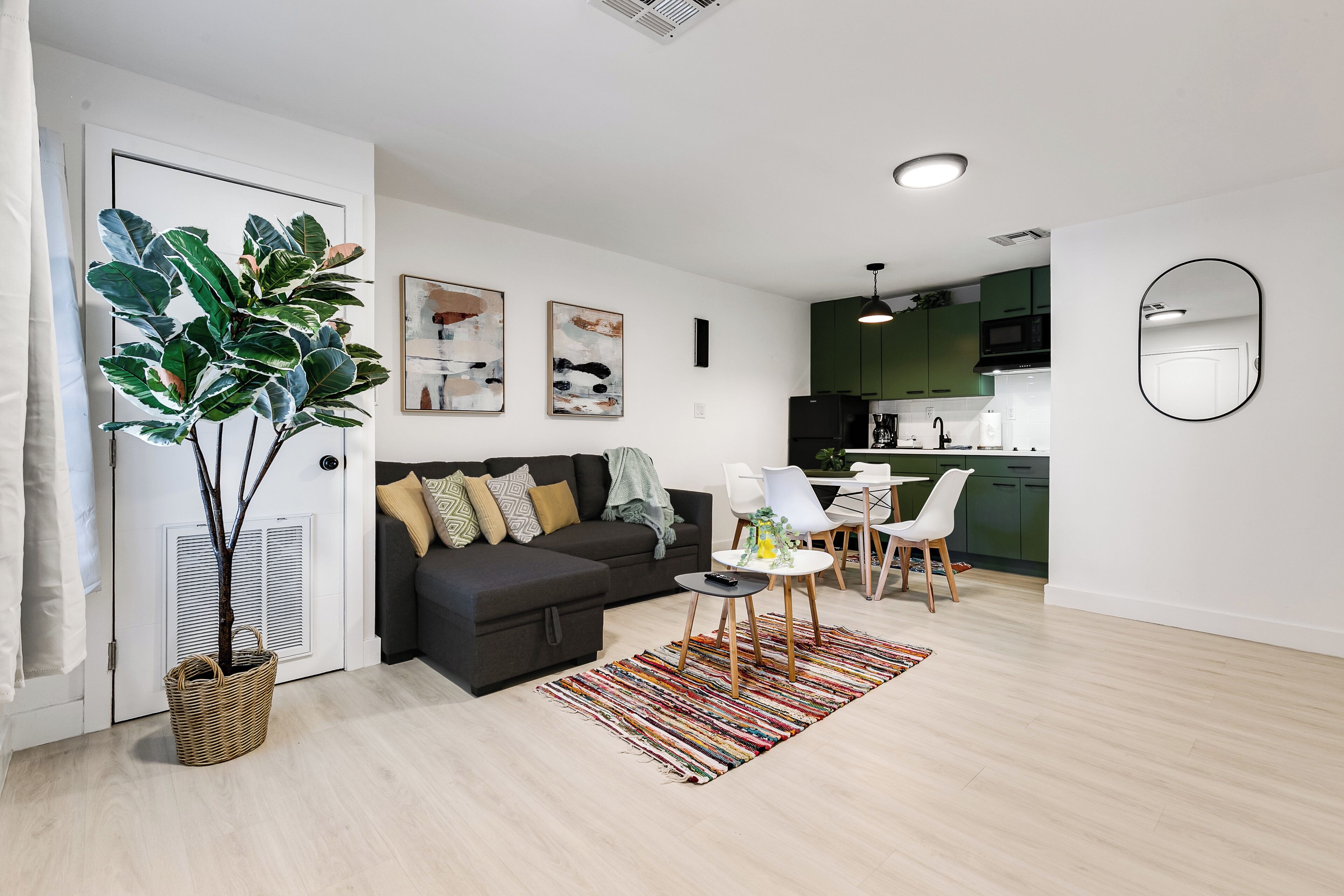 Captivating 2-BR apartment for 6 people