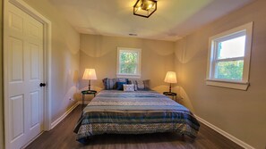 3 soverom, strykejern/-brett, wi-fi og sengetøy