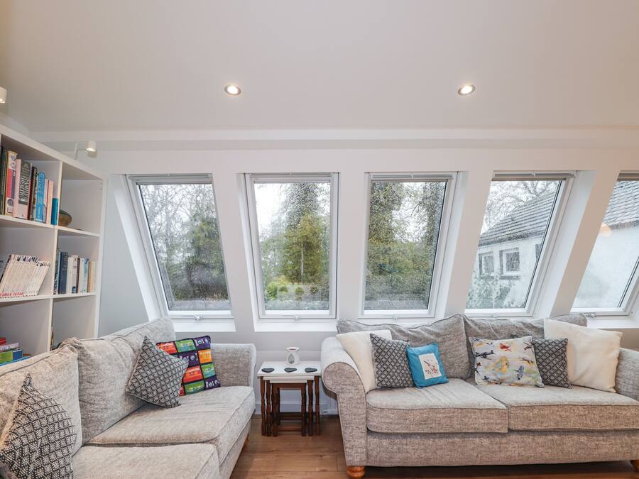 Cottage | Living room | Fireplace