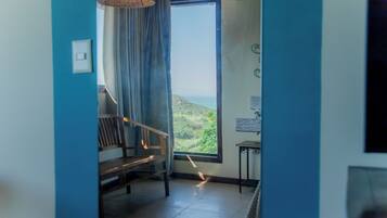 Phòng đôi Cao cấp | Nệm có lớp đệm bông, minibar, truy cập Internet không dây miễn phí